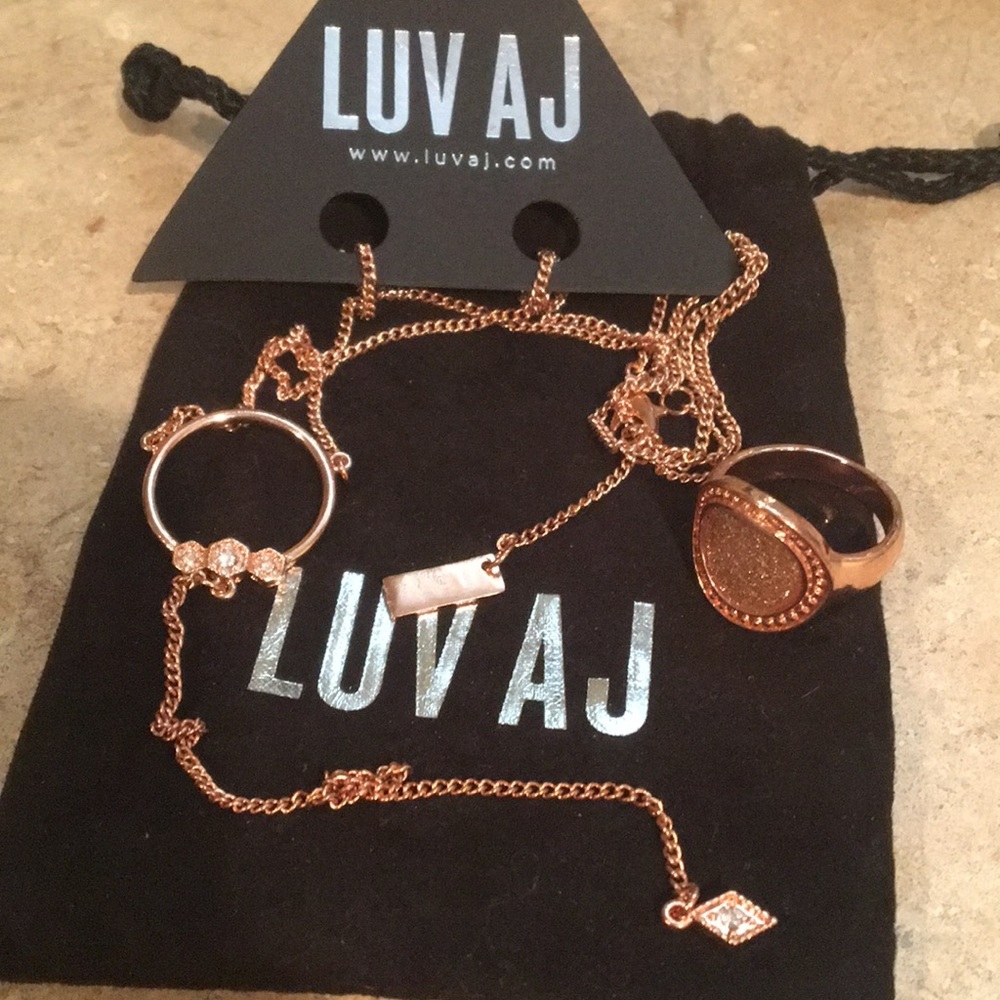 LUV AJ full bloom lariat and rose gold ring